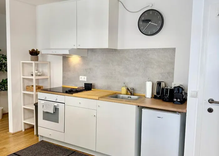 Stylish Stadlau - Free Parking Apartment